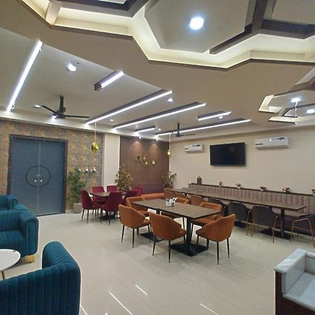 The Imperial Hotel And Convention Centre Kanpur Luaran gambar