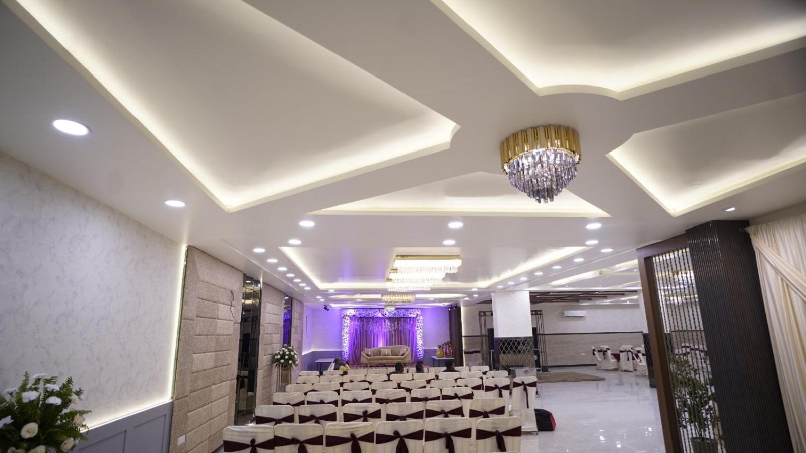 The Imperial Hotel And Convention Centre Kanpur Luaran gambar