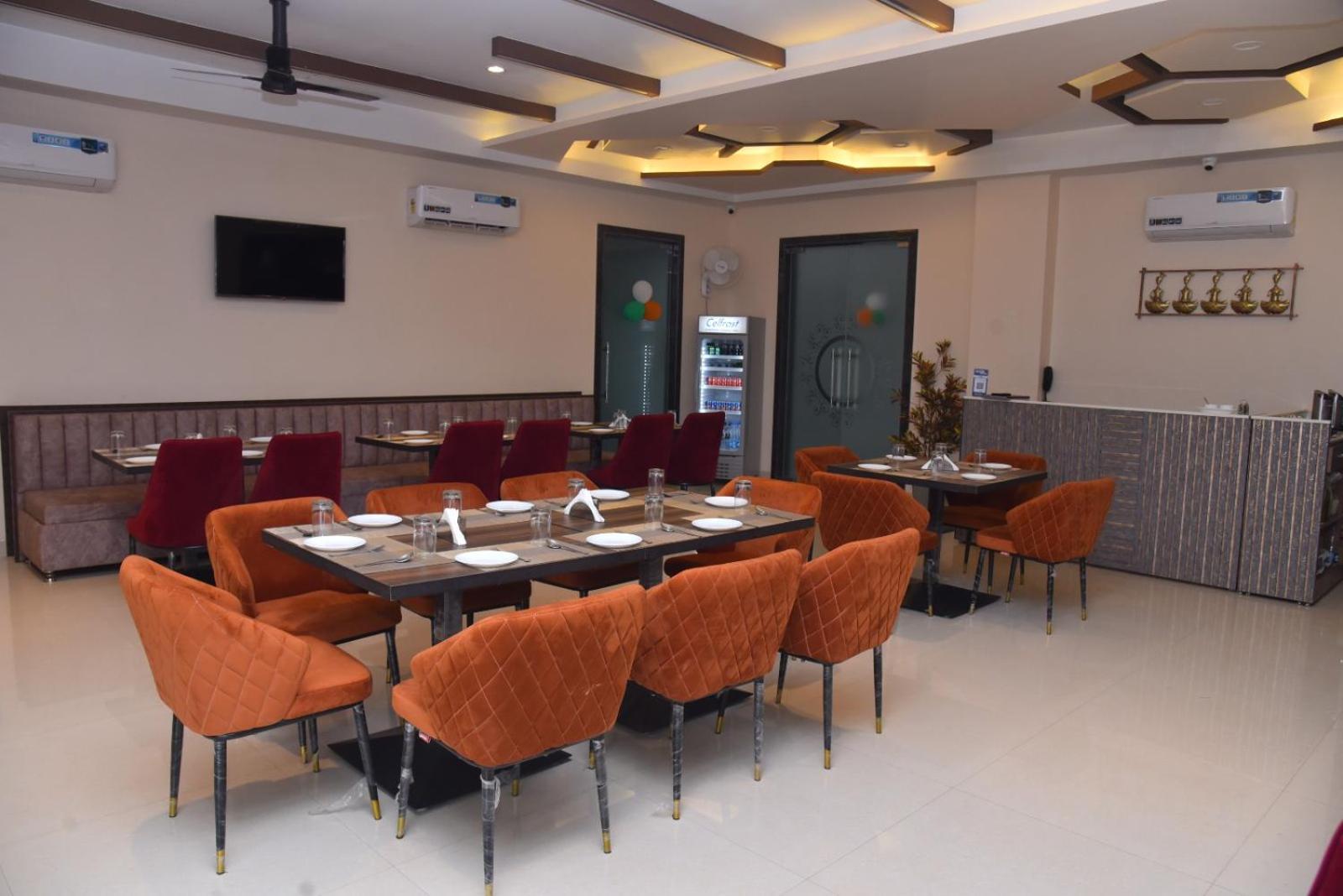 The Imperial Hotel And Convention Centre Kanpur Luaran gambar