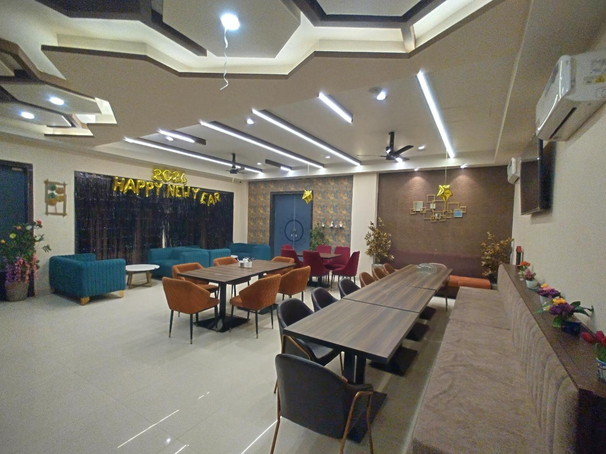 The Imperial Hotel And Convention Centre Kanpur Luaran gambar