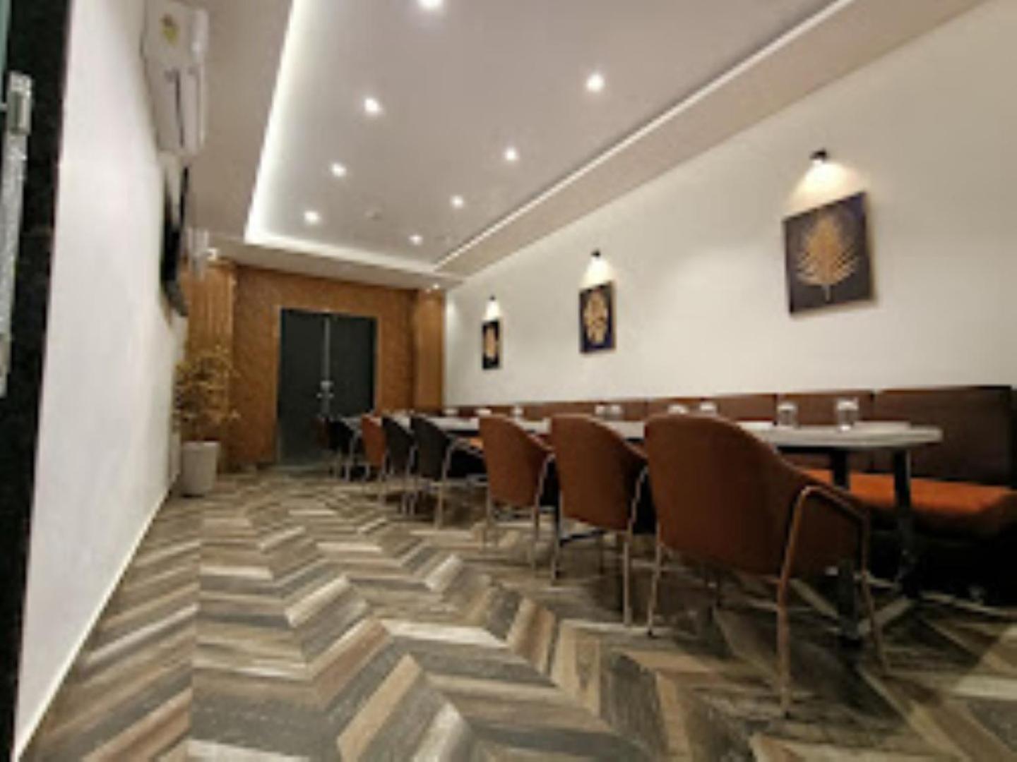 The Imperial Hotel And Convention Centre Kanpur Luaran gambar