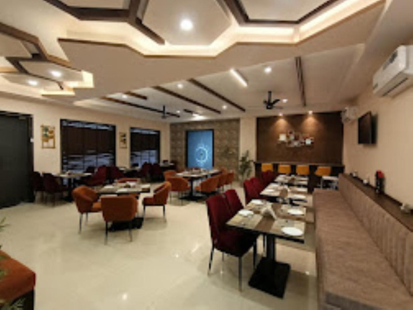 The Imperial Hotel And Convention Centre Kanpur Luaran gambar